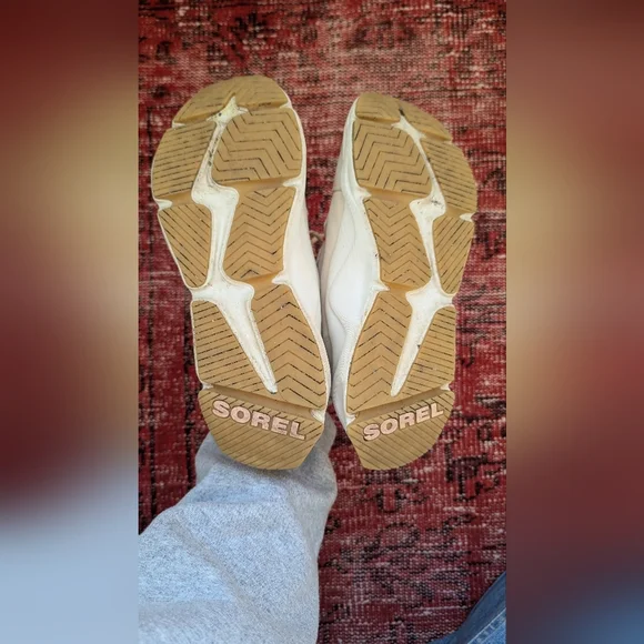 Sorel Women's Kinetic RNEGD Caribou Boot in the color Chalk/Canoe Size 8 - Picture 8 of 8